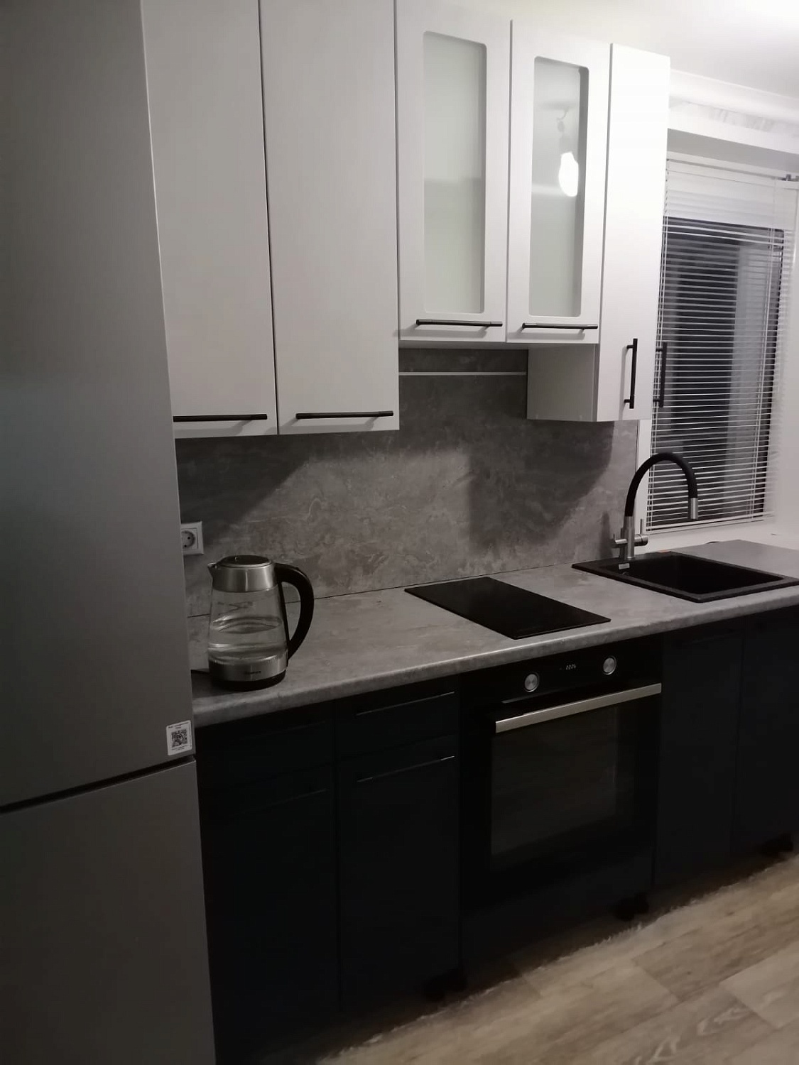 Модульная кухня Нувель Бетон белый / Бетон черный