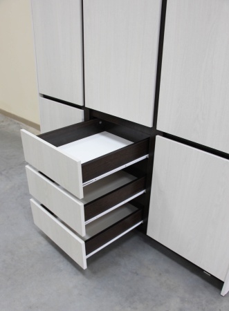 Бостон Шкаф 3-х створчатый Анкор светлый / Венге